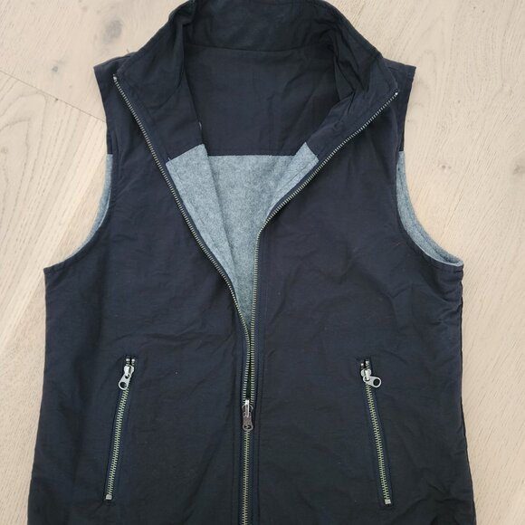 Women's Roots Black and Gray reversible Vest - Picture 5 of 11